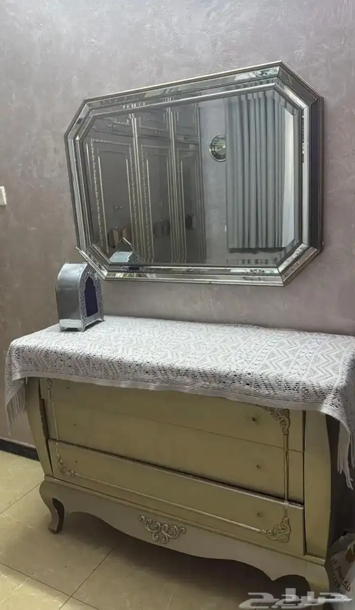 غرفة نوم مصري مع كامل أغراضها بدون مراية التسريحه 0