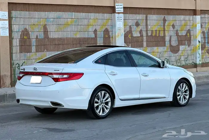 هيونداي ازيرا 2012 4