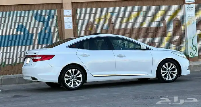 هيونداي ازيرا 2012 3