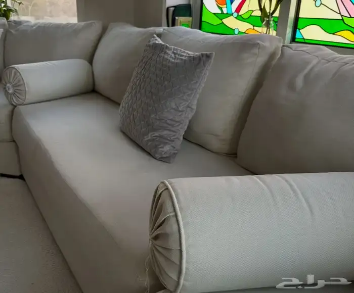 كنب بحاله ممتازه ونضيف جدا ماكمل ثلاث سنوات. السعر 700 0