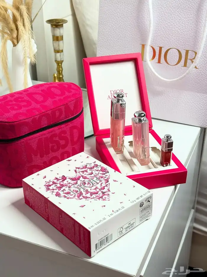 متوفر لدينا مكياج حق النساء من الماركات العالمية 2