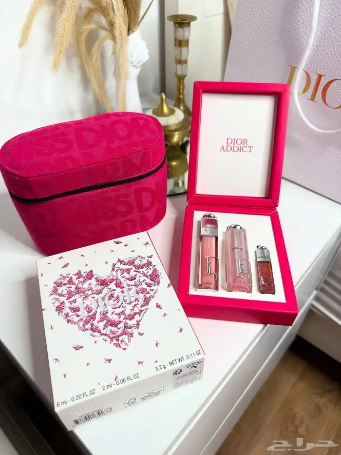 متوفر لدينا مكياج حق النساء من الماركات العالمية 1