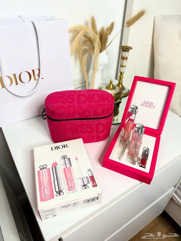 متوفر لدينا مكياج حق النساء من الماركات العالمية 0