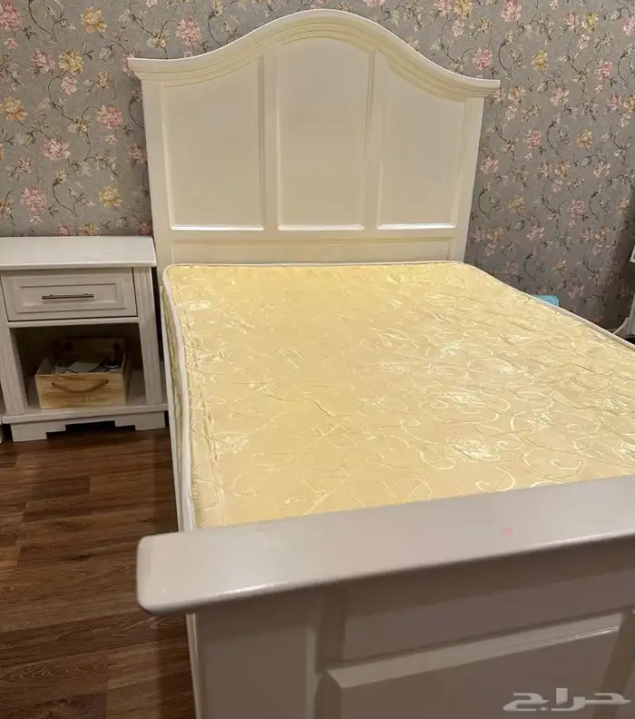 سرير بطراحته والكوميدينه 1