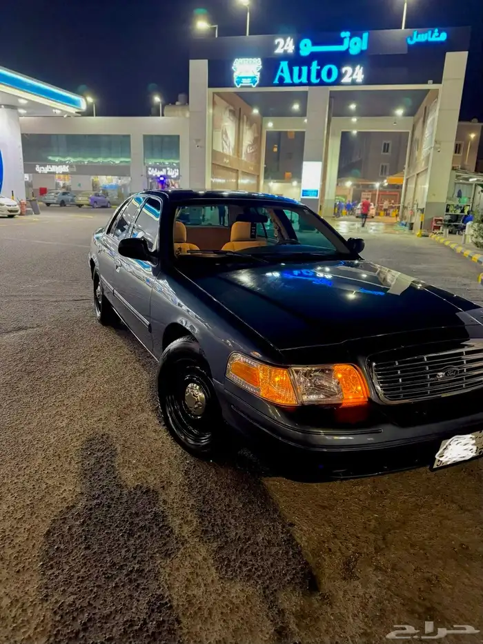 فورد كراون فكتوريا بوليسي 13