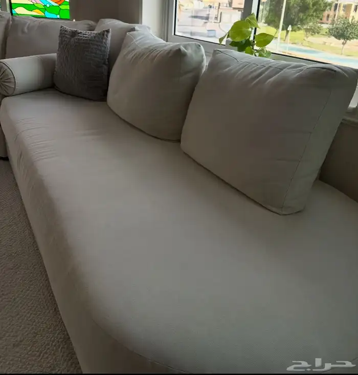 كنب بحاله ممتازه ونضيف جدا ماكمل ثلاث سنوات. السعر 700 1