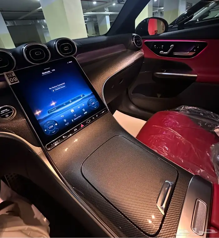 مرسيدس GLC300 AMG موديل 2025 شبه جديد ضمان الجفالي 16