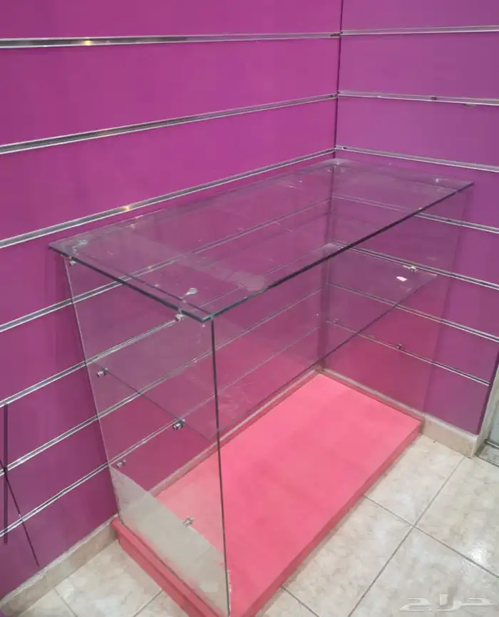 اغراض ومستلزمات محل ملابس واكسسوارات للبيع مفكوكه جاهزه 5