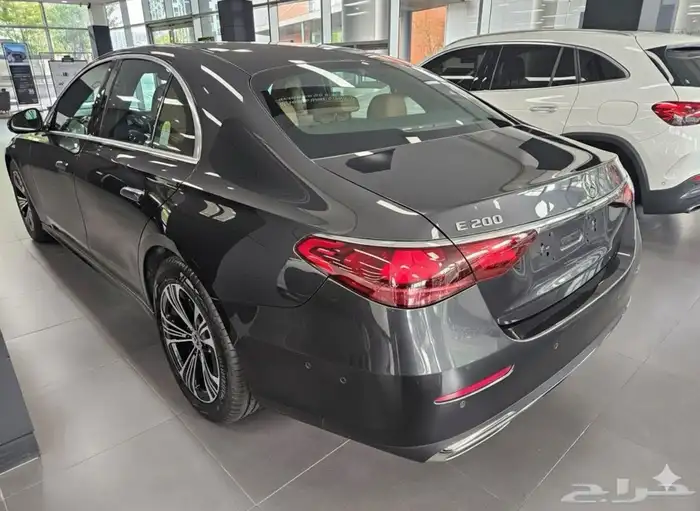 مرسيدس E200 6