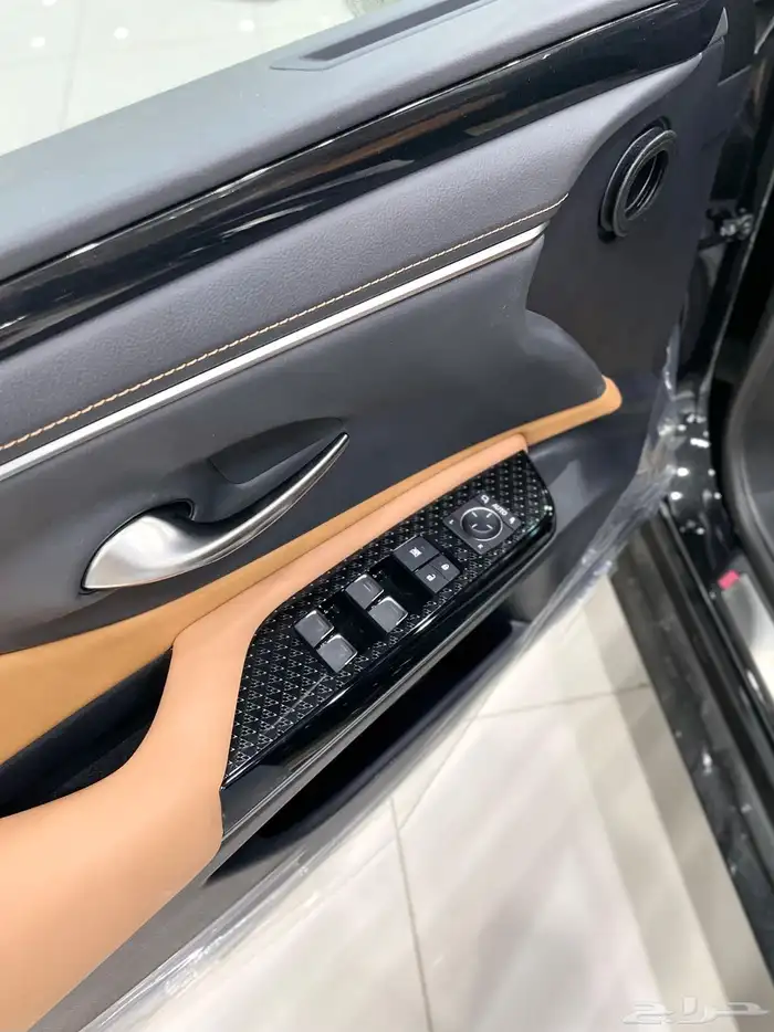 لكزس es300 الموديل 2025 15