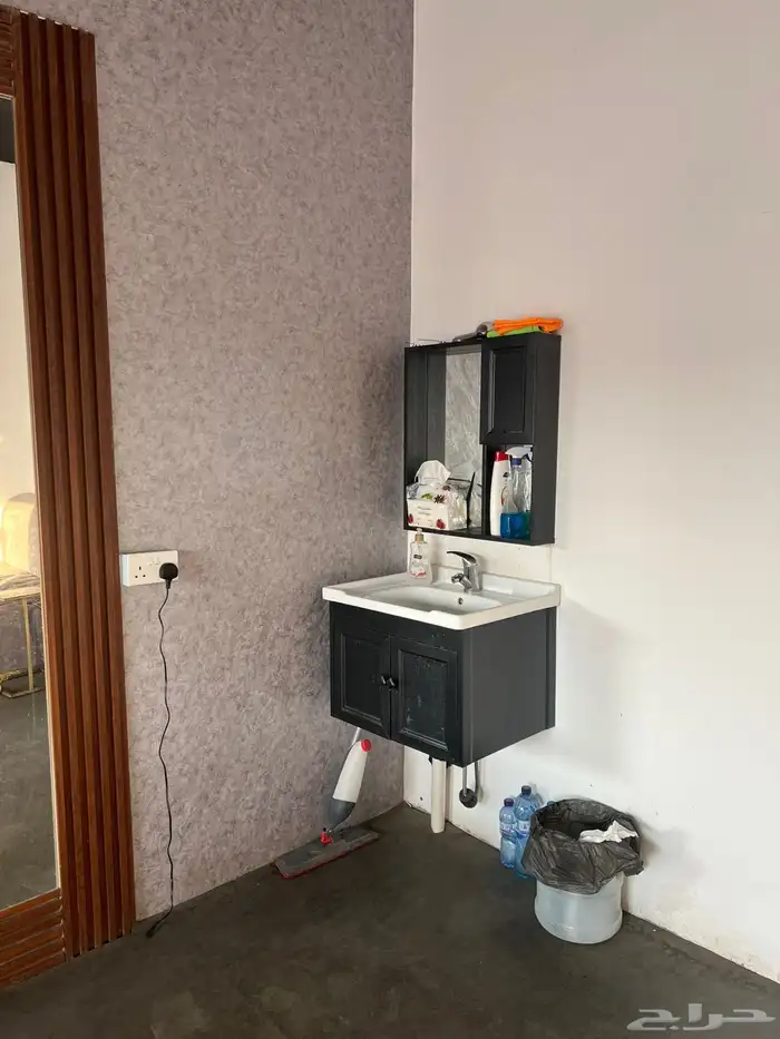 صالون حلاقة للتقبيل بالقيصومة 3