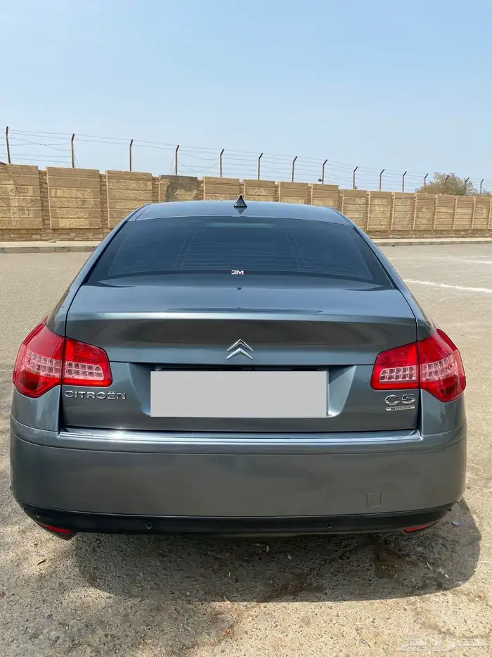 ستروين فخامه بحاله الوكالة ممشى 120 الف فقط 17