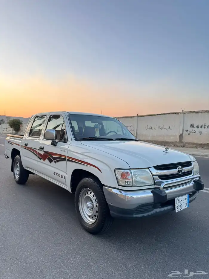 هايلوكس شبه جديد ( مخزن ) 2