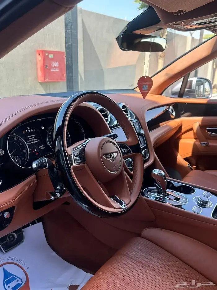 للبيع جيب بنتلي بنتياقا موديل 2020 0