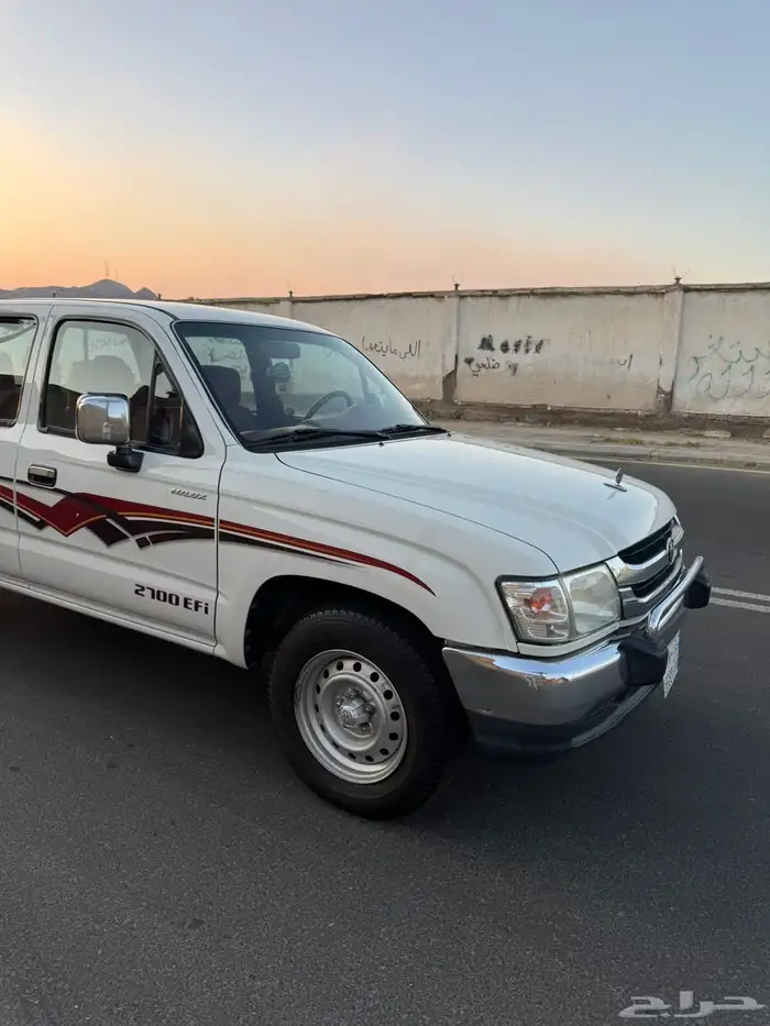 هايلوكس شبه جديد ( مخزن ) 7