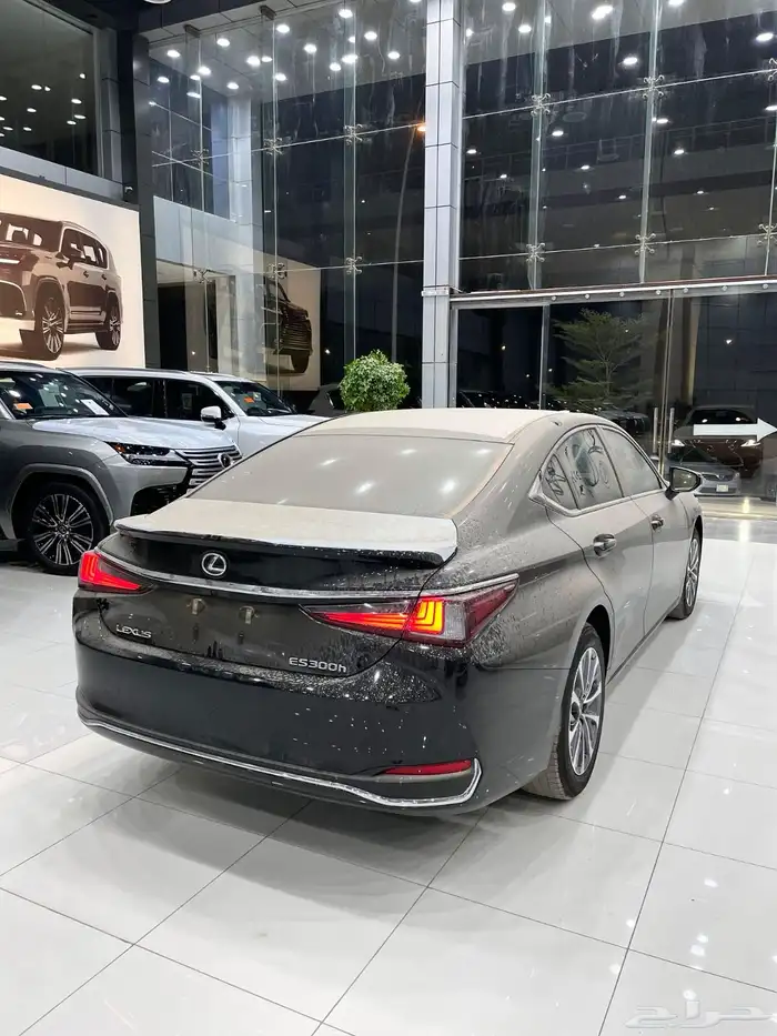 لكزس es300 الموديل 2025 29
