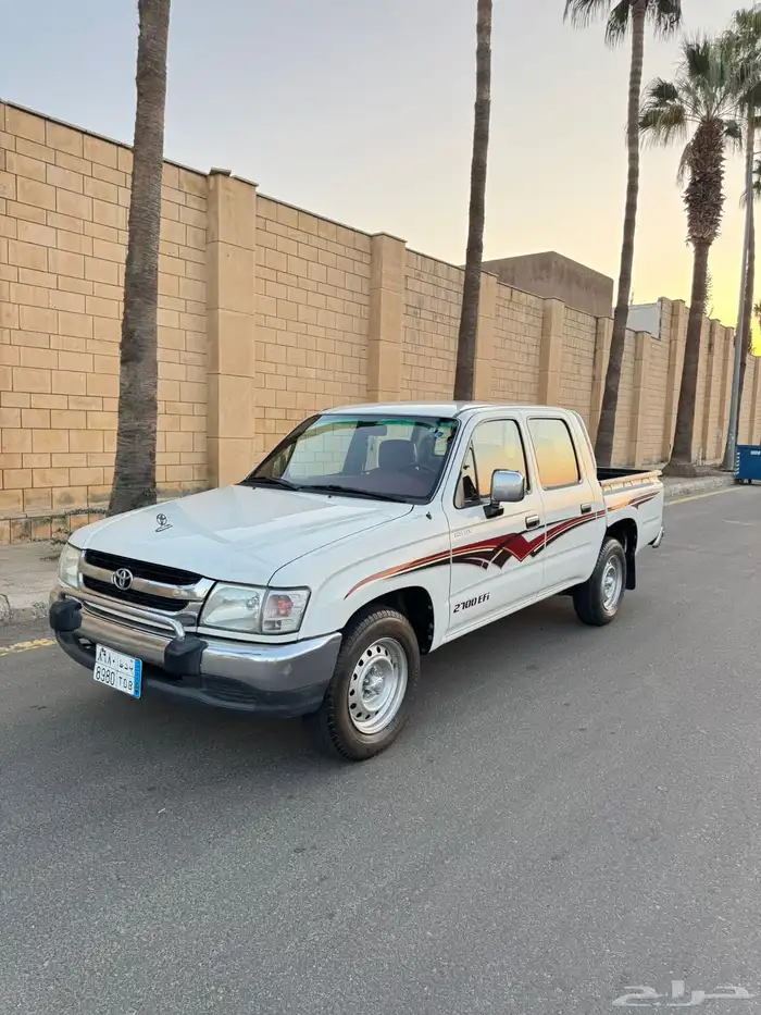 هايلوكس شبه جديد ( مخزن ) 8