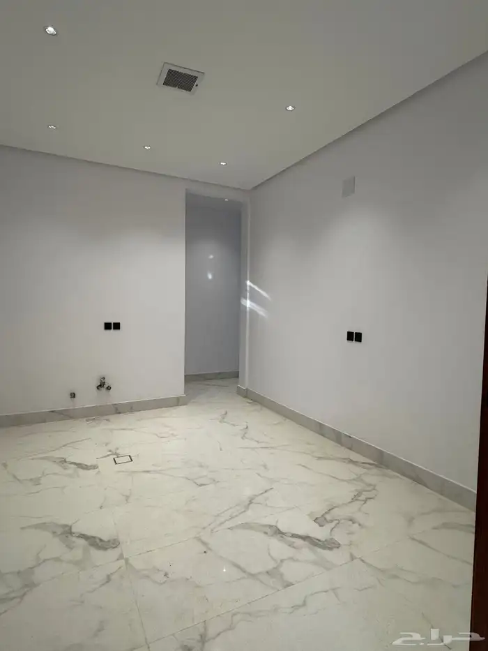 للإيجار دور أرضي حي الرمال 13