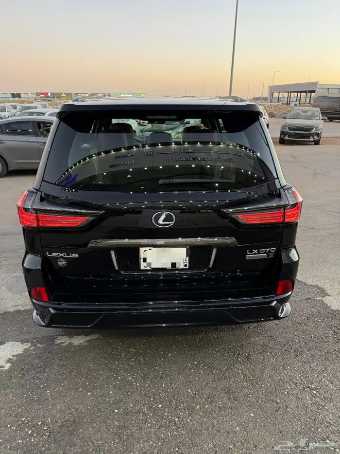 لكزس فل كامل بلاك ديشن 2021 9