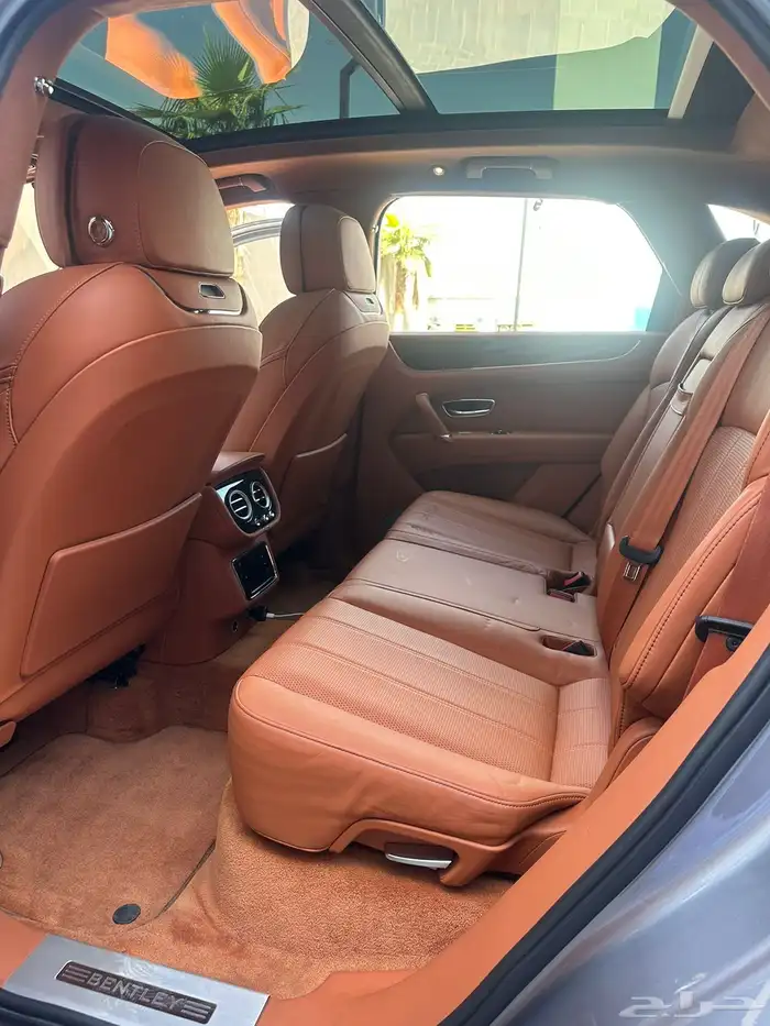 للبيع جيب بنتلي بنتياقا موديل 2020 7