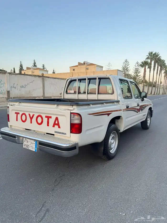 هايلوكس شبه جديد ( مخزن ) 4