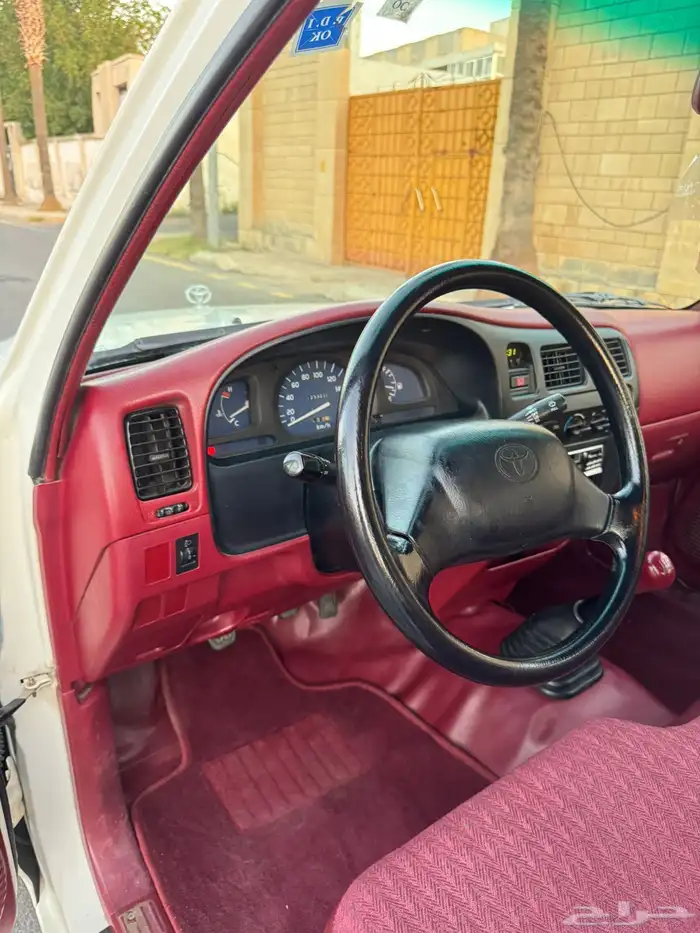 هايلوكس شبه جديد ( مخزن ) 15