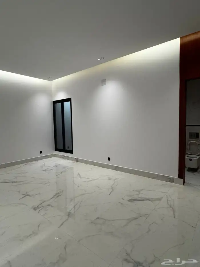 للإيجار دور أرضي حي الرمال 7