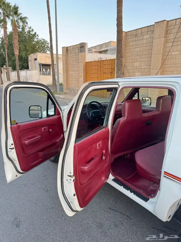 هايلوكس شبه جديد ( مخزن ) 14