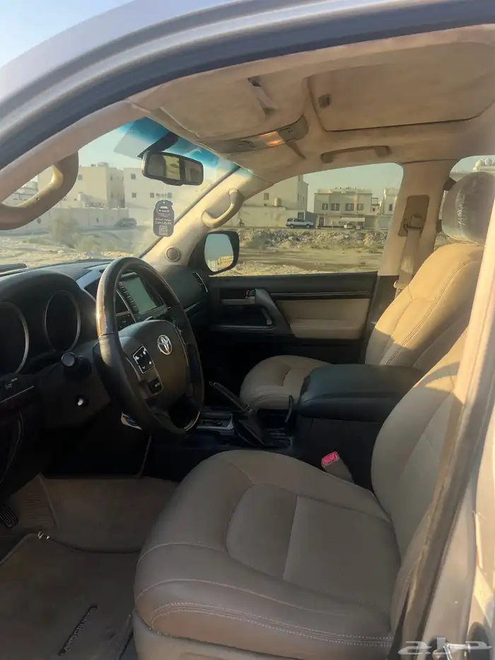 جيب لاندكروزر VXR 3