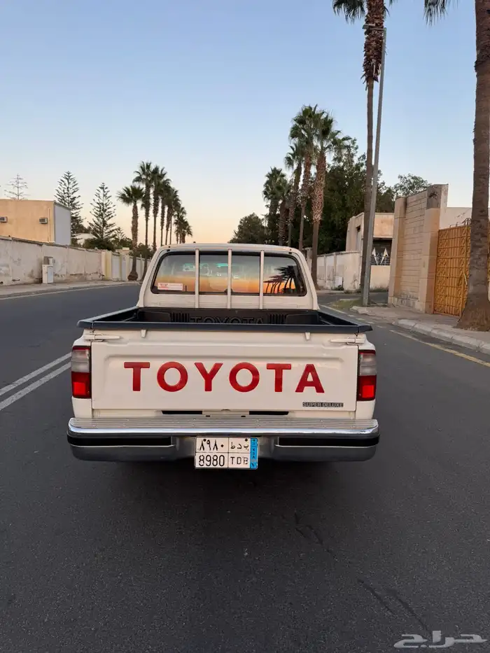 هايلوكس شبه جديد ( مخزن ) 3