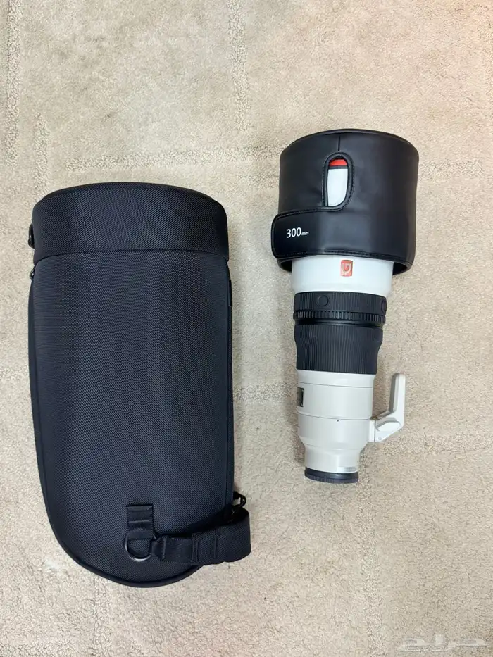 عدسة سوني 300 2.8 2