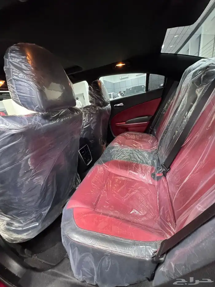 دودج تشارجر 2022 لون احمر 3