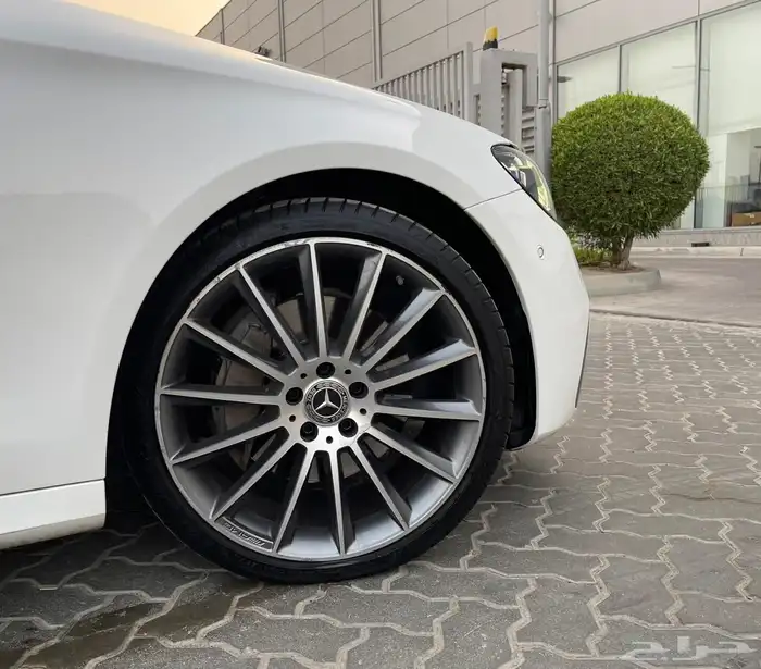 مرسيدس اي 300 2021 13