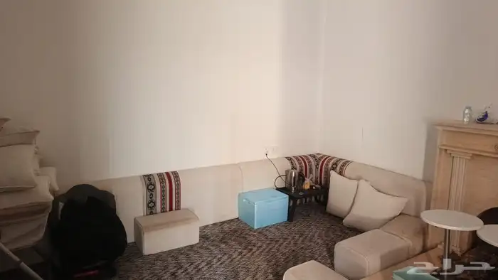 اثاث للبيع غرفة نوم كامله طقم كنب مكتب مع كرسي متحرك جزامه 6