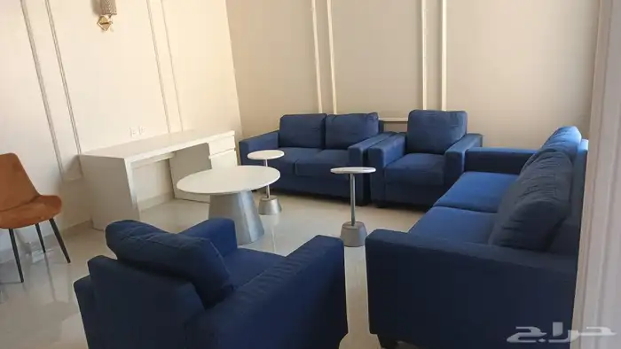 اثاث للبيع غرفة نوم كامله طقم كنب مكتب مع كرسي متحرك جزامه 7