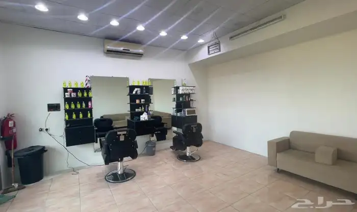 صالون حلاق لتقبيل أو بيع المعدات أو الأدوات 1