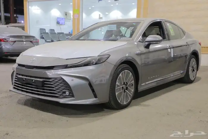كامري LE بانورما 2025 جديد تيتانيم 2