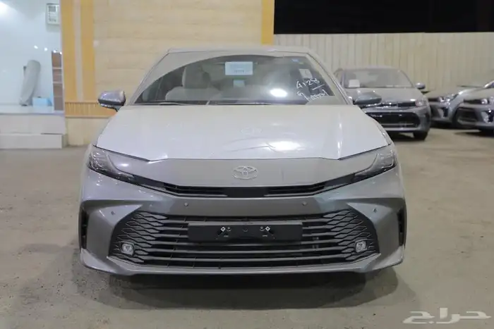 كامري LE بانورما 2025 جديد تيتانيم 1