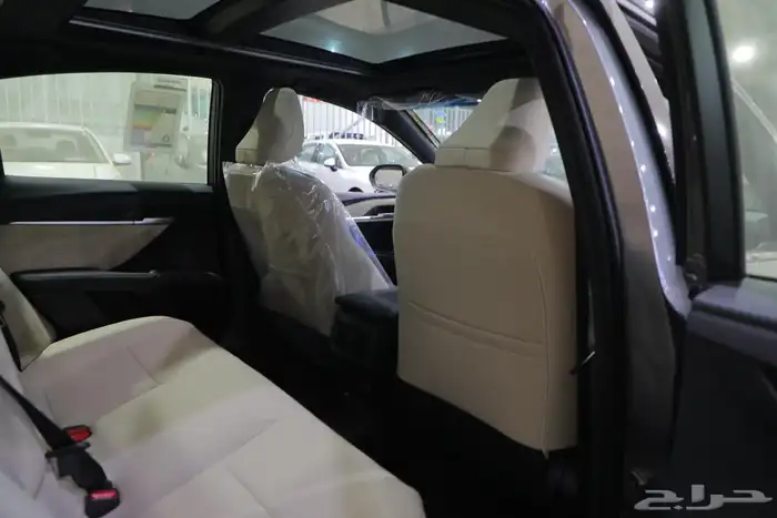 كامري LE بانورما 2025 جديد تيتانيم 13