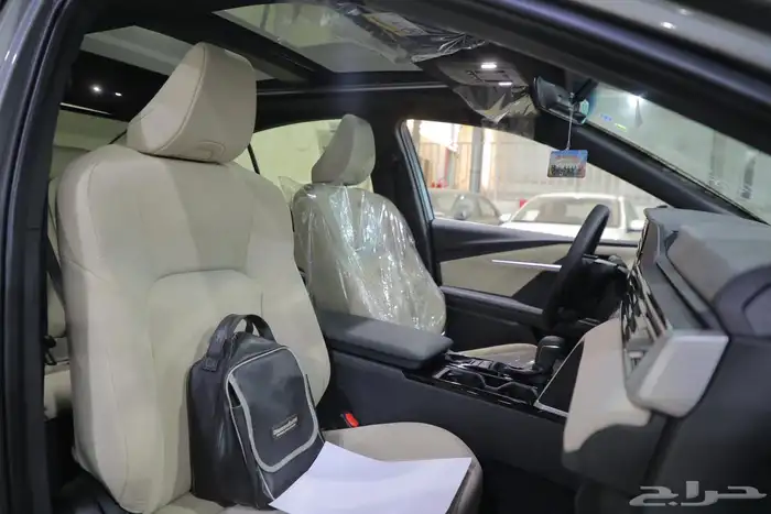 كامري LE بانورما 2025 جديد تيتانيم 14