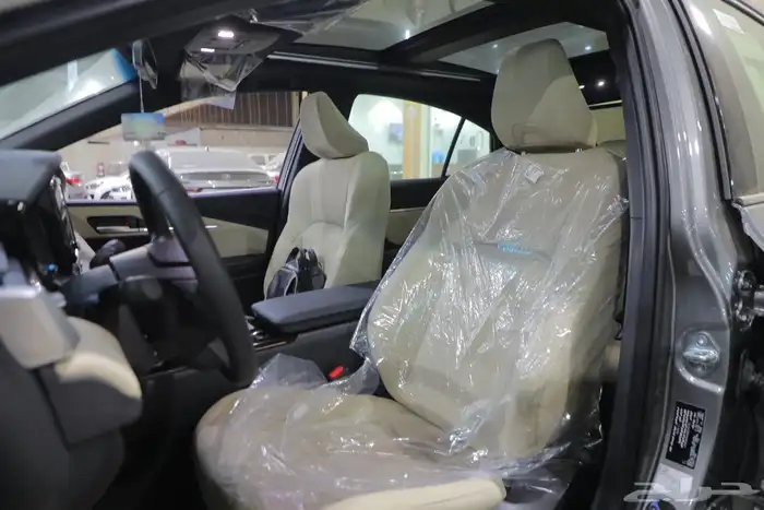 كامري LE بانورما 2025 جديد تيتانيم 7