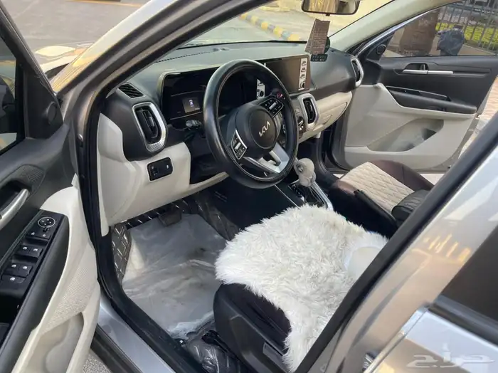 كيا سوينت 2023 4