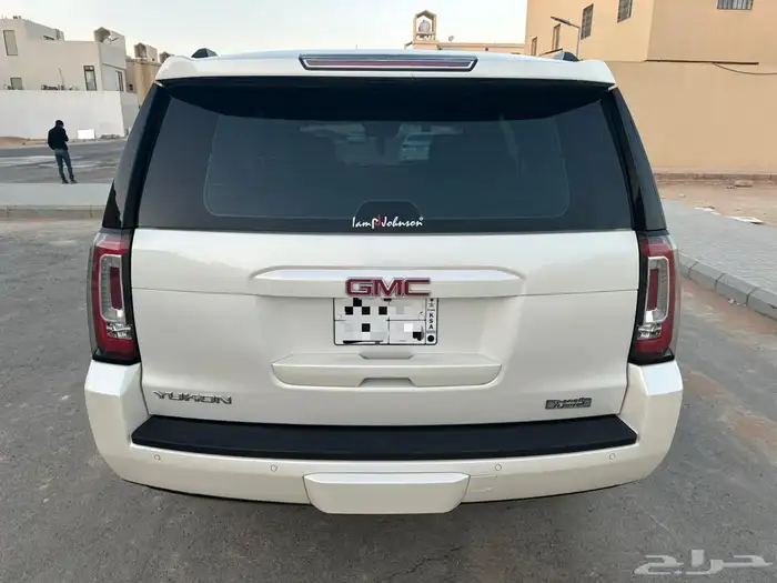 يوكن 2015 SLT اعلئ فئة وكالة 4