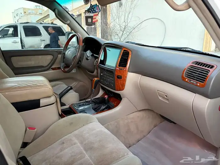 جيب لاندكروزر 2006 VX-R للبيع 8