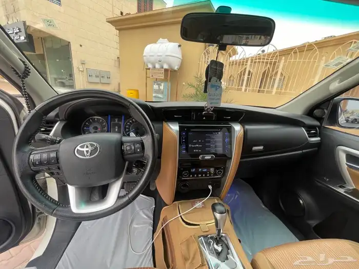 فورتشنر 2018 ممشى 180 الف دبل 6 سلندر 10