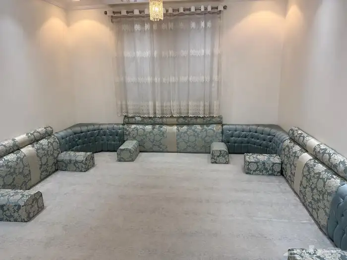 للبيع جلسه كامله ظهريه مع الفرشه والستاره 1