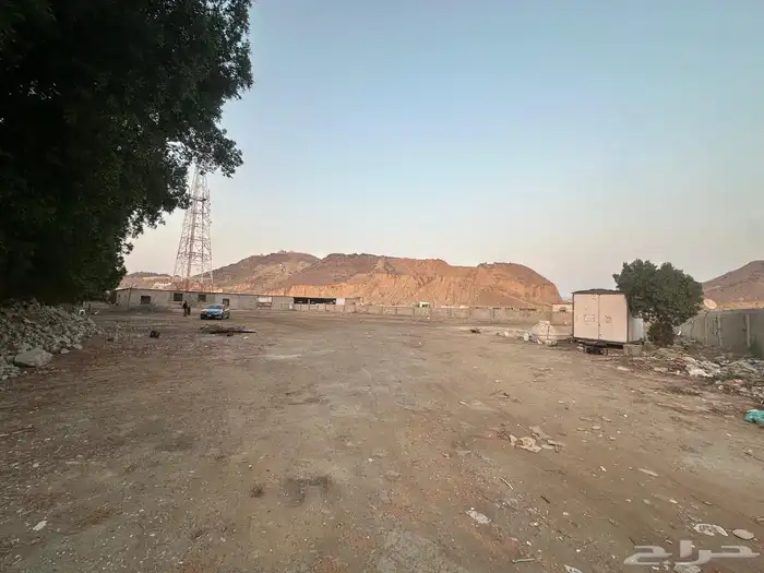 مستودع للايجار بحي المحاميد 0