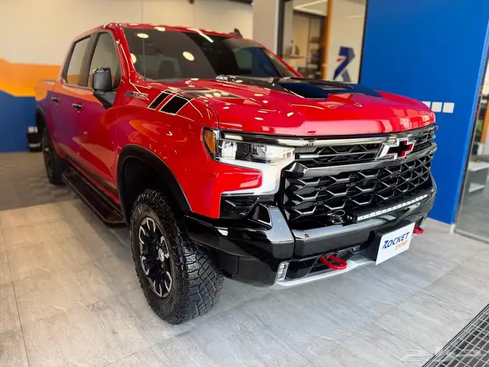 للبيع سلفرادو ZR2 موديل 2023 مكينة 6.2 4