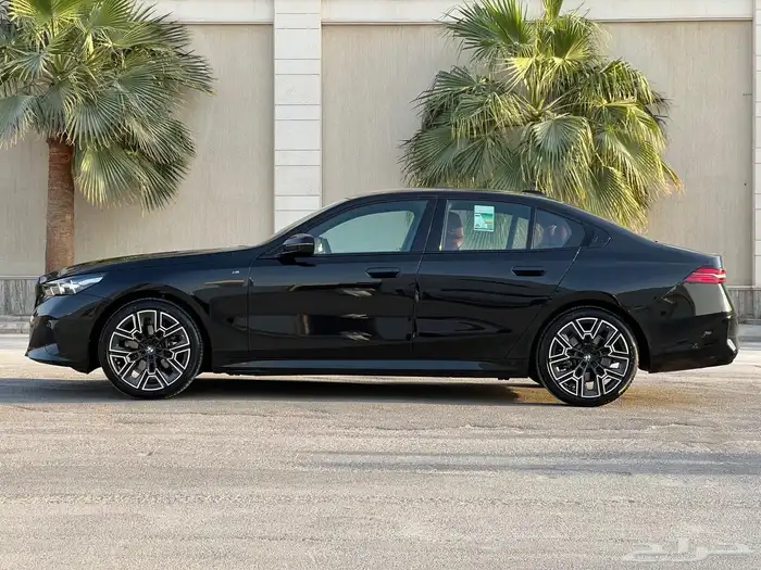 للبيع بي ام الفئة الخامسة 520i سعودي 23