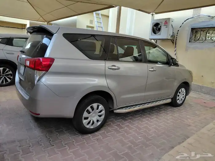 أنوفا فاغن 10